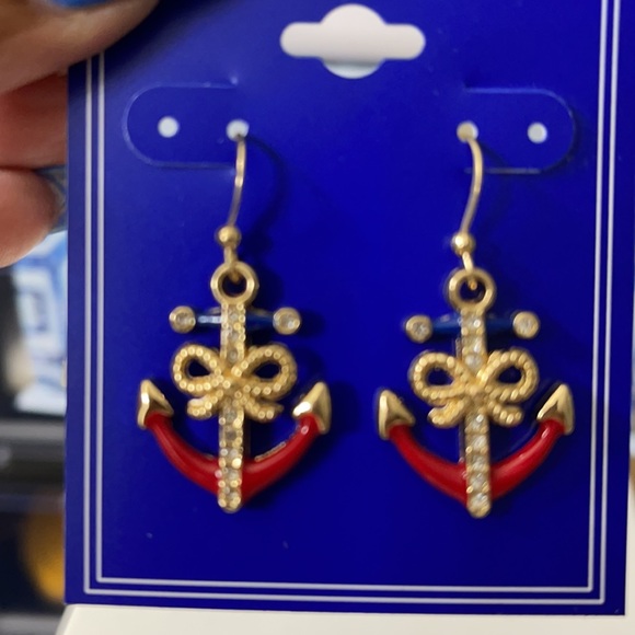 Holiday Lane Earrings. - Picture 2 of 5